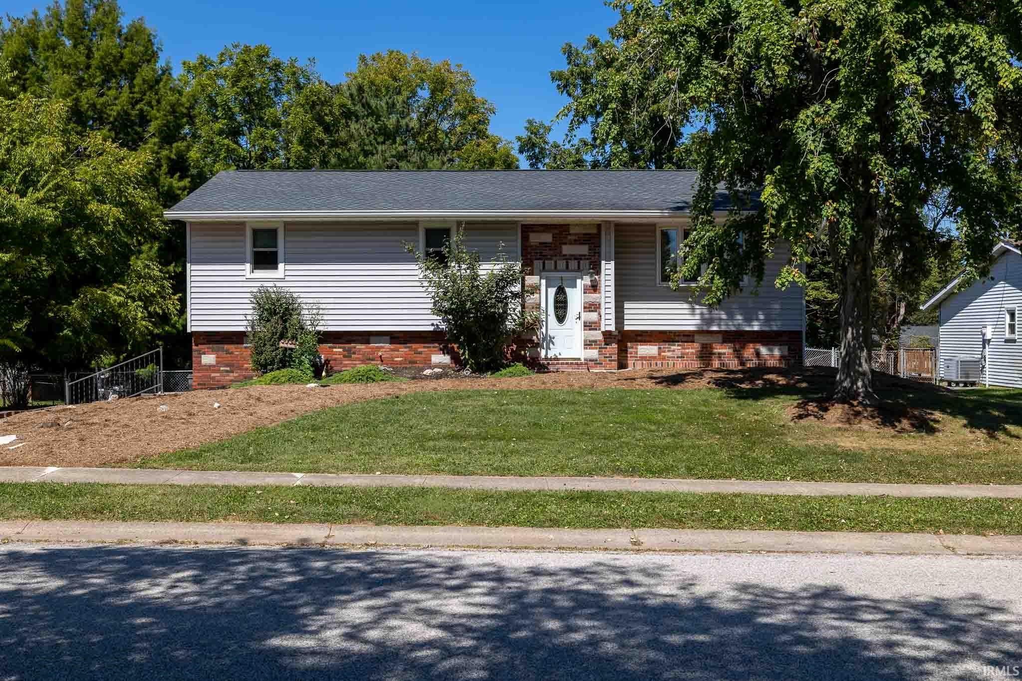 1409 E Browning Lane