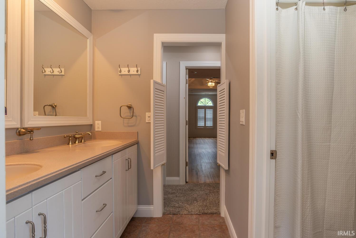 1817 E Cheyanne Lane