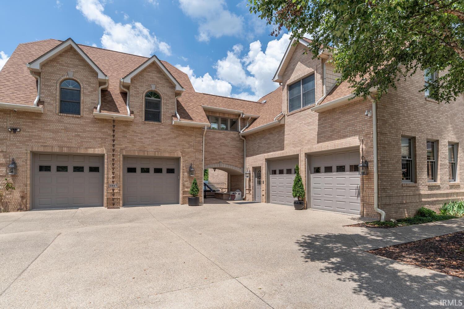 1817 E Cheyanne Lane