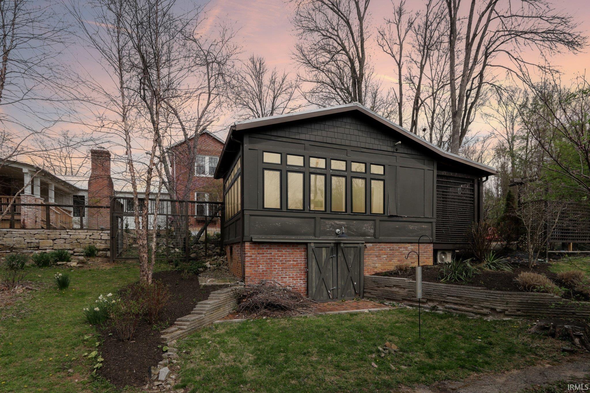 2001 E Hillside Drive Unit: 8
