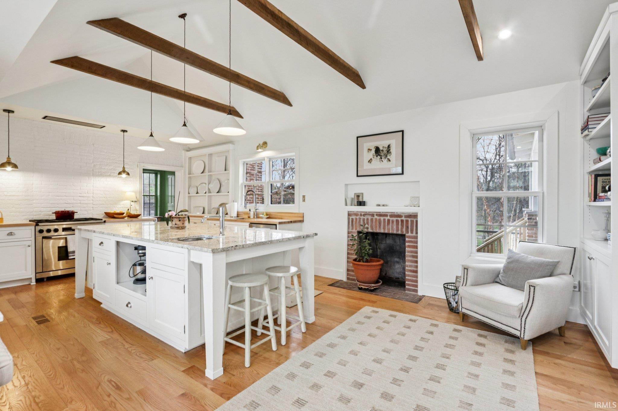 2001 E Hillside Drive Unit: 8