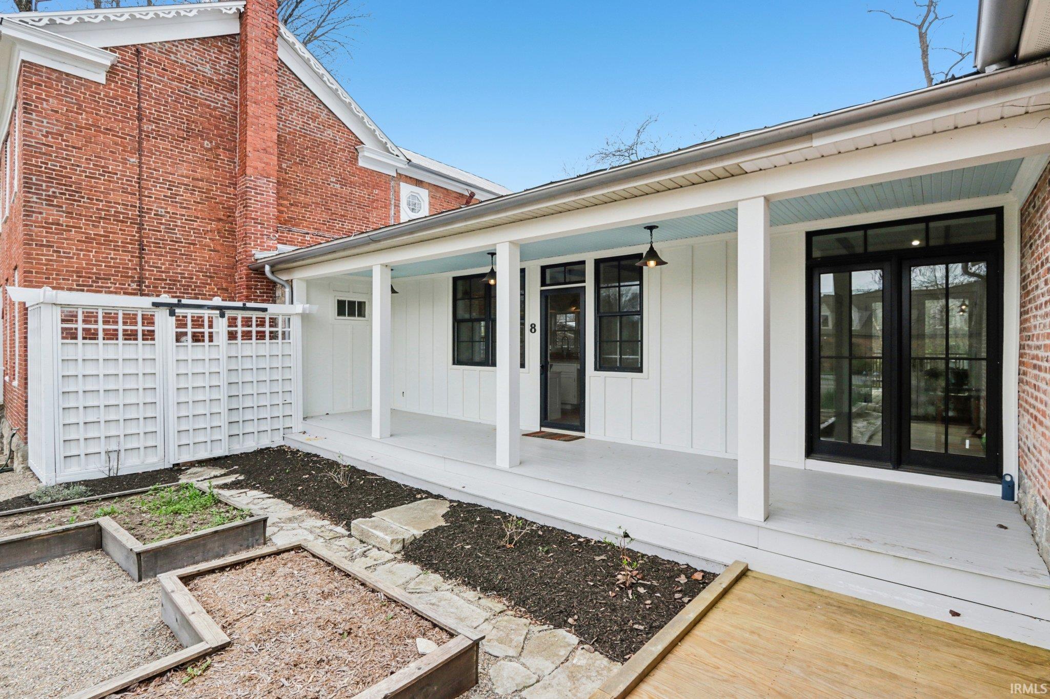 2001 E Hillside Drive Unit: 8