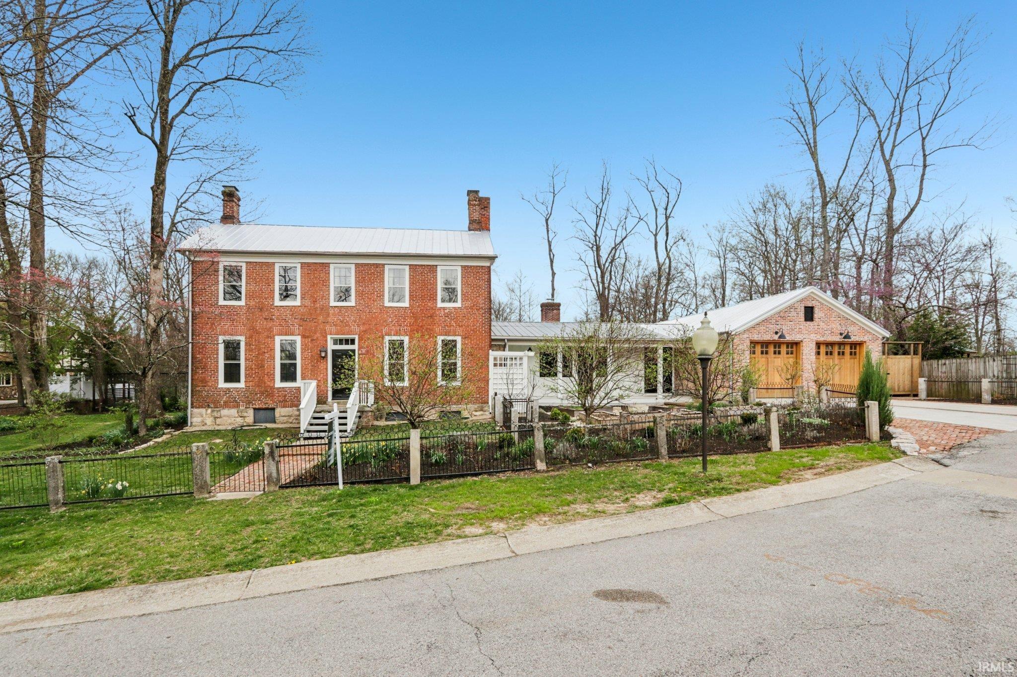 2001 E Hillside Drive Unit: 8