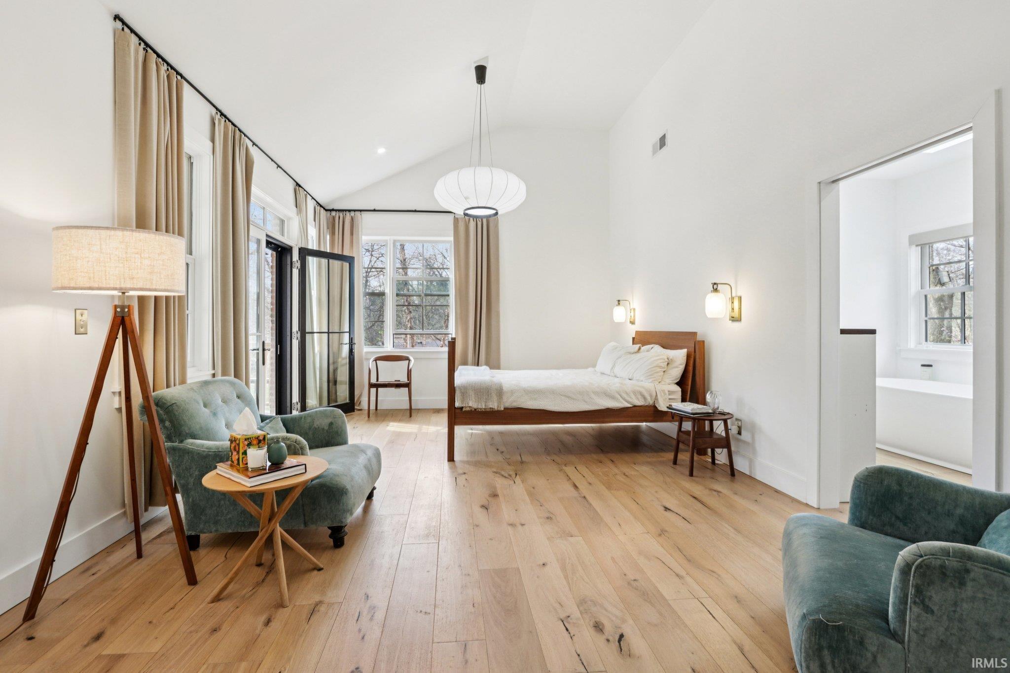 2001 E Hillside Drive Unit: 8