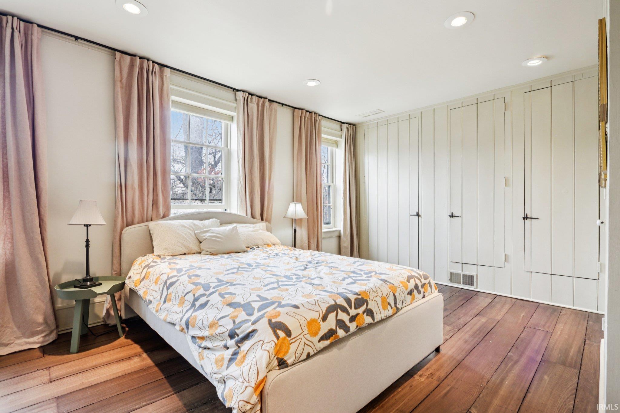 2001 E Hillside Drive Unit: 8
