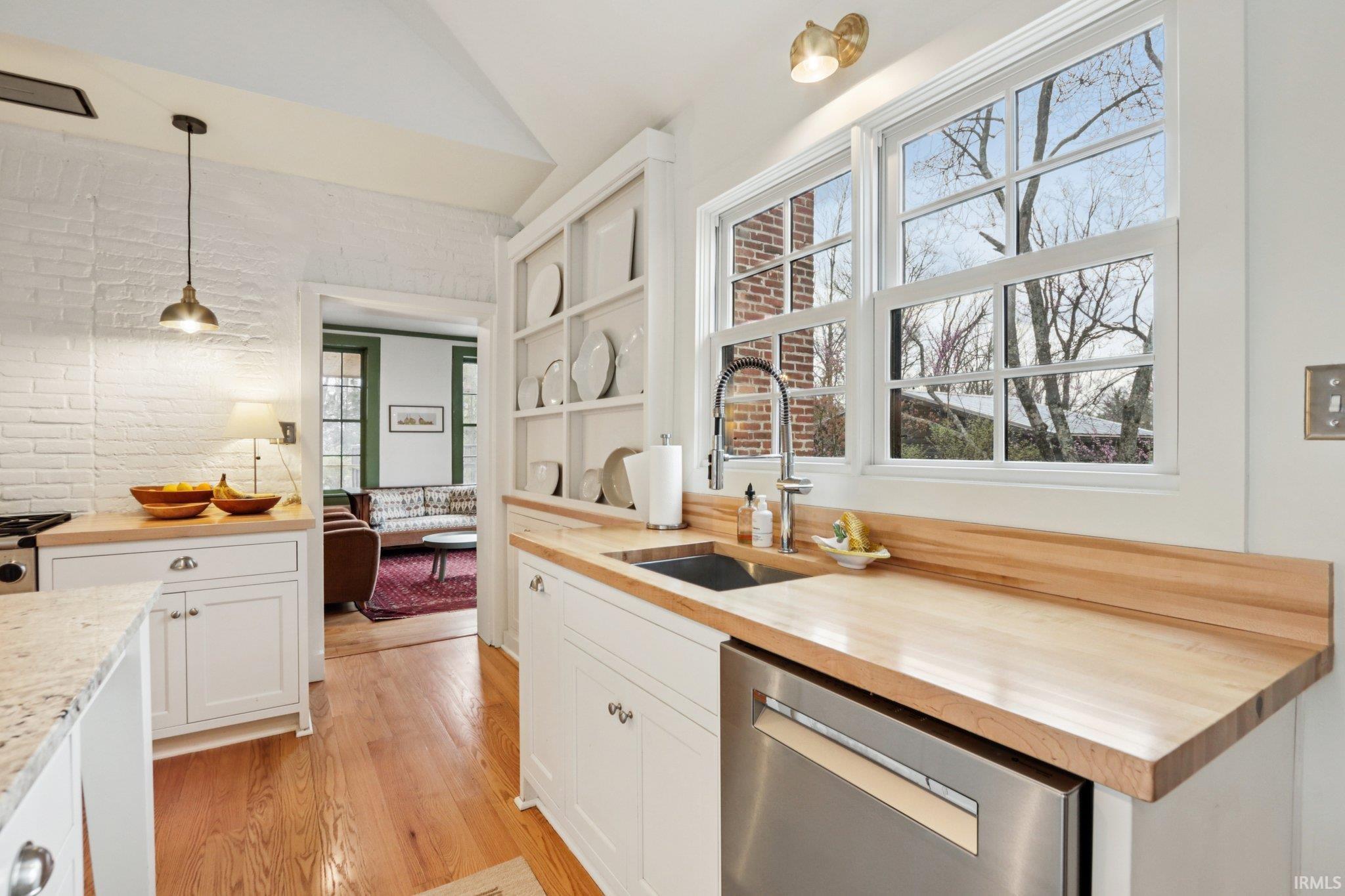 2001 E Hillside Drive Unit: 8
