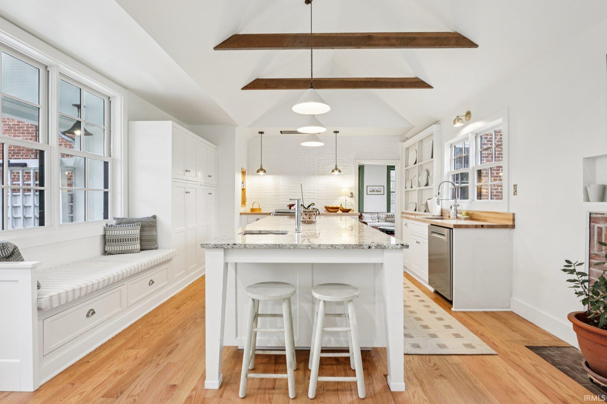 2001 E Hillside Drive Unit: 8