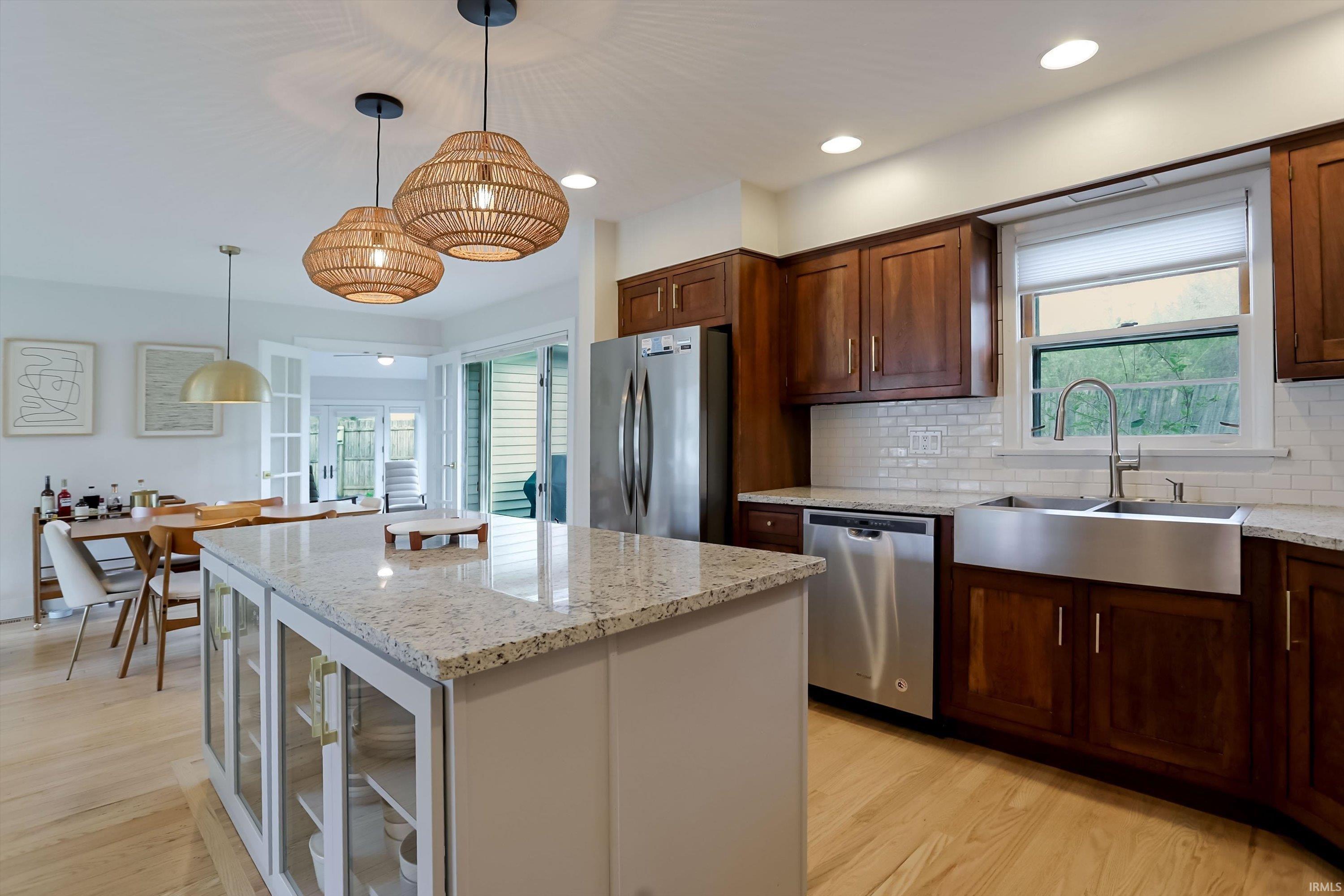 1601 E Ruby Lane