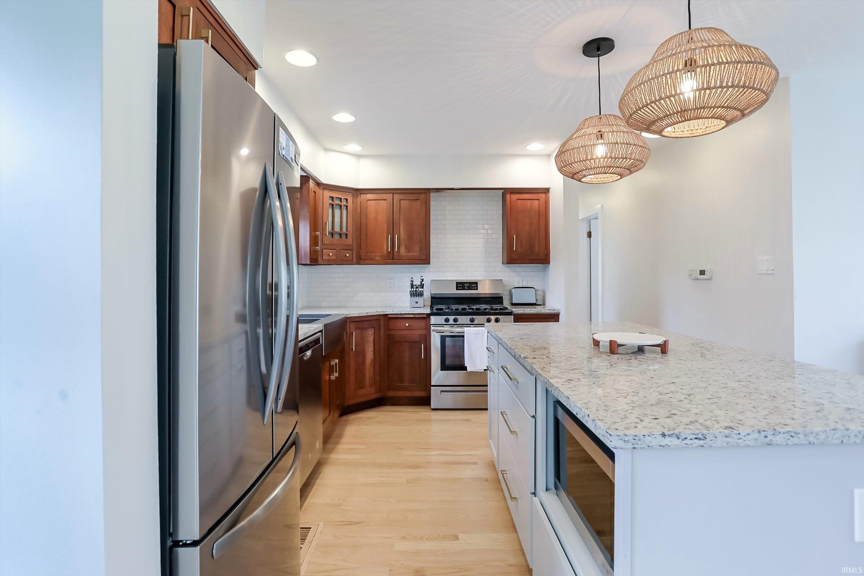 1601 E Ruby Lane