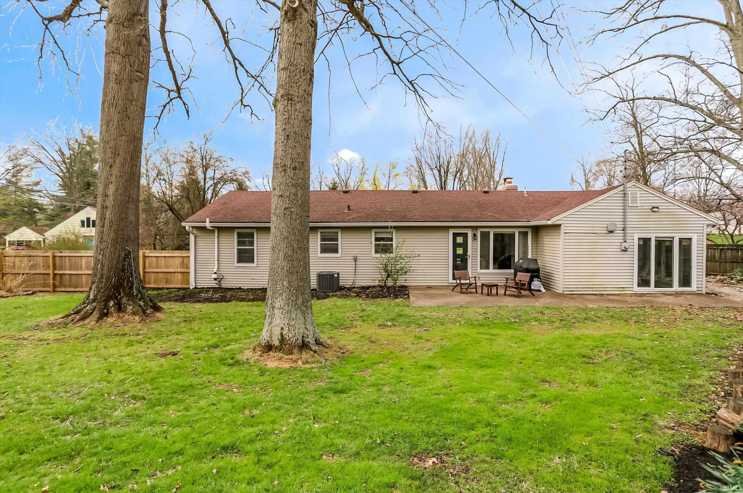 1601 E Ruby Lane