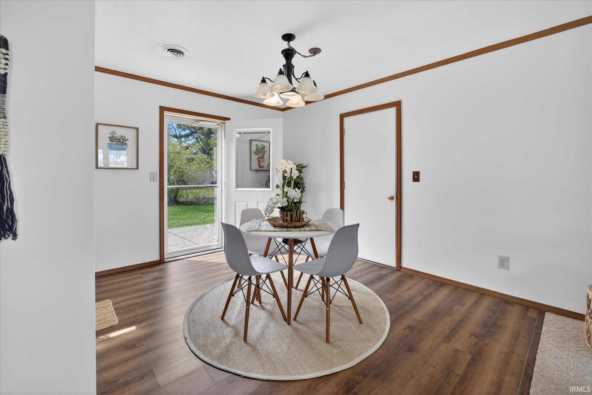 433 S Tulip Tree Court