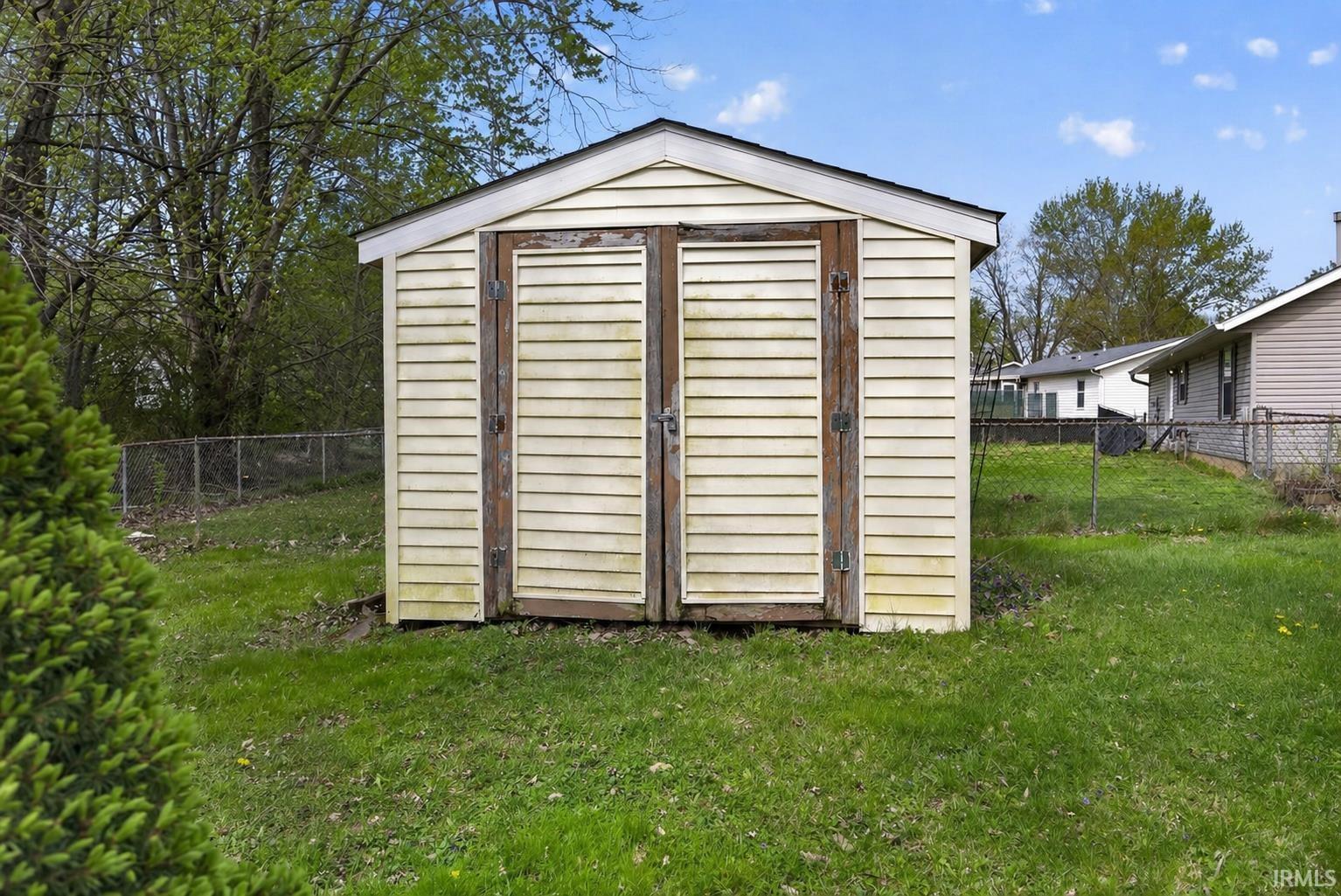 433 S Tulip Tree Court