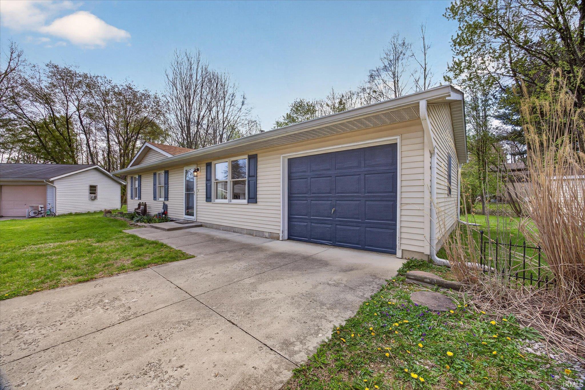 433 S Tulip Tree Court