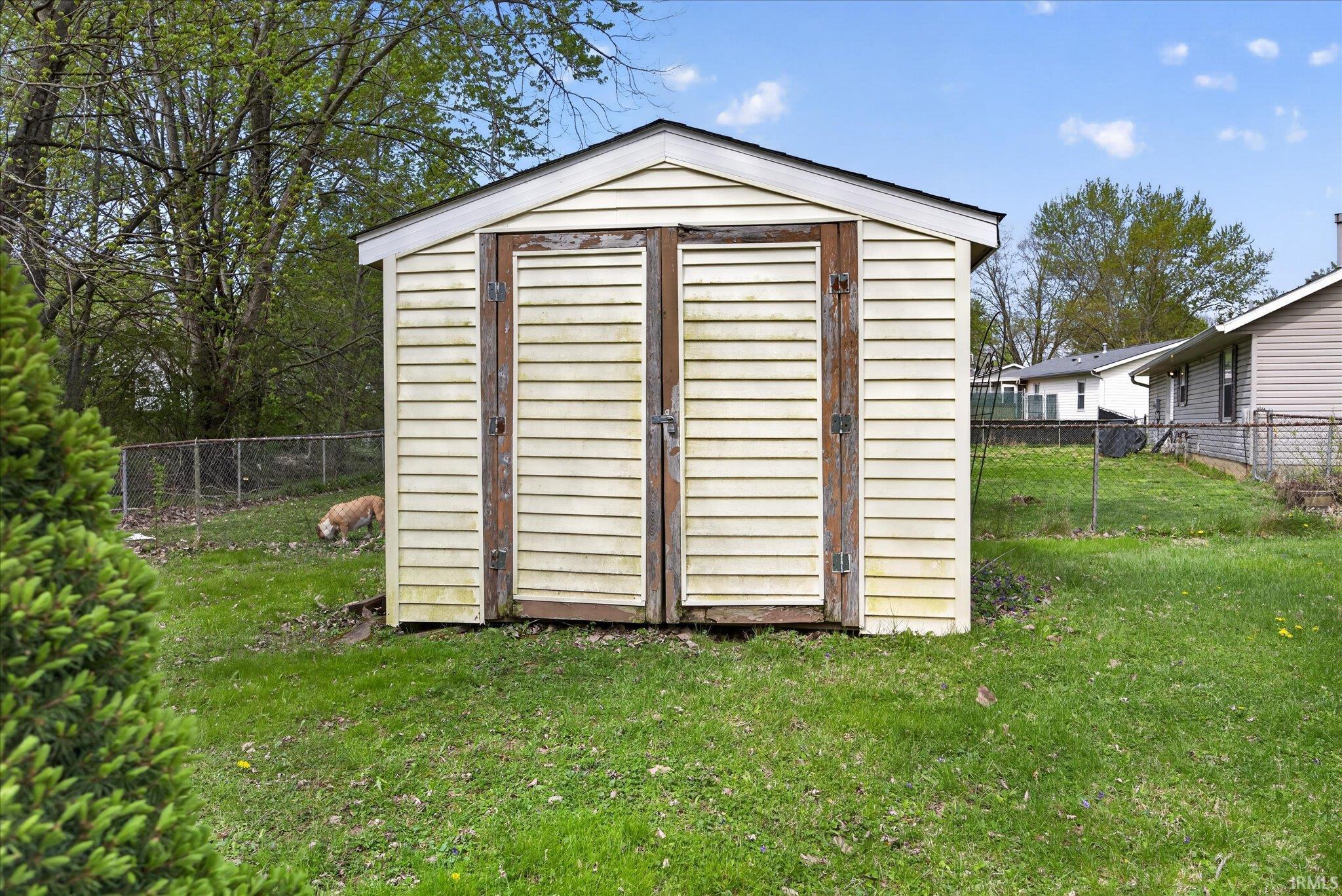 433 S Tulip Tree Court