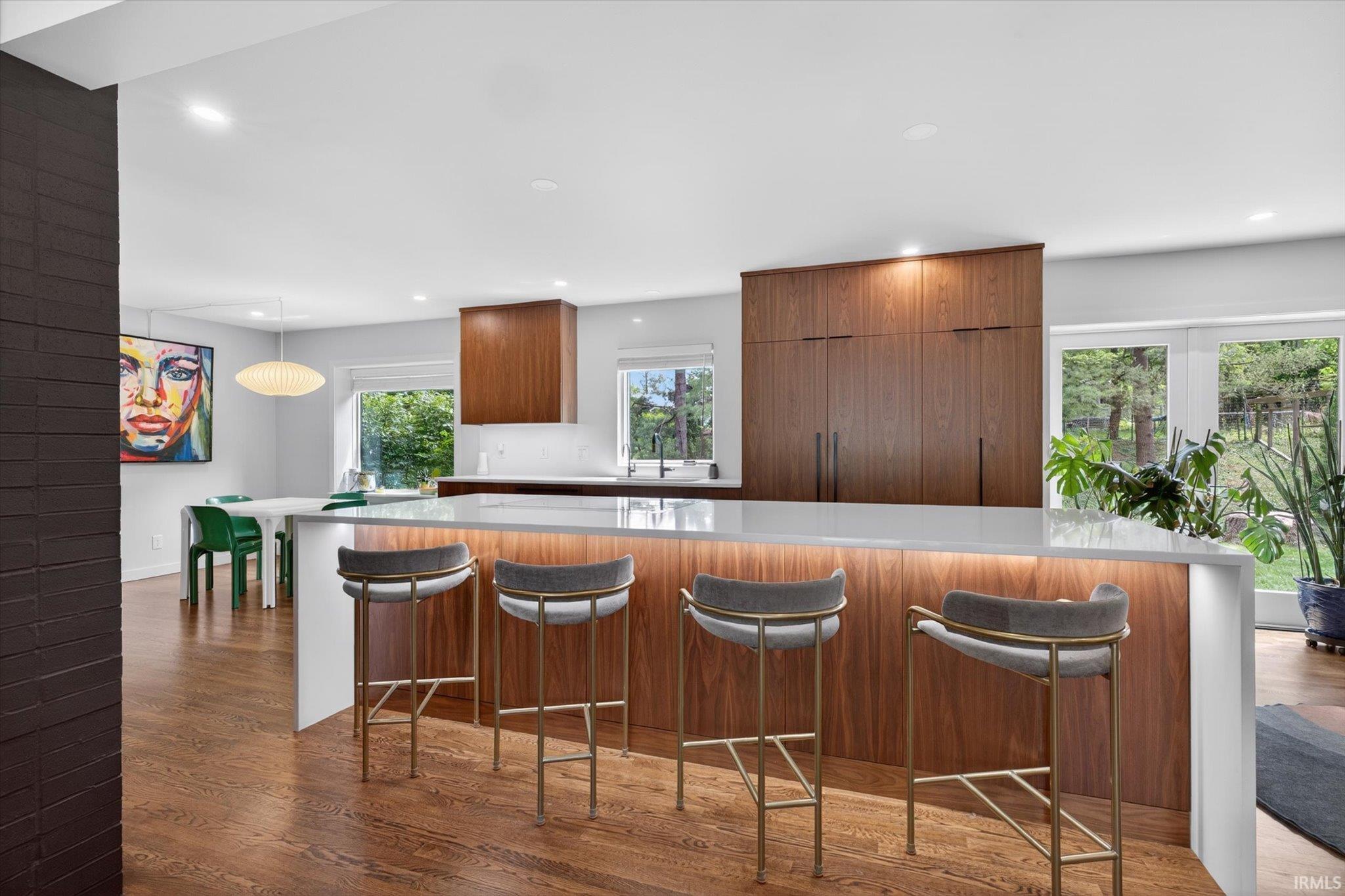 1918 E Ruby Lane