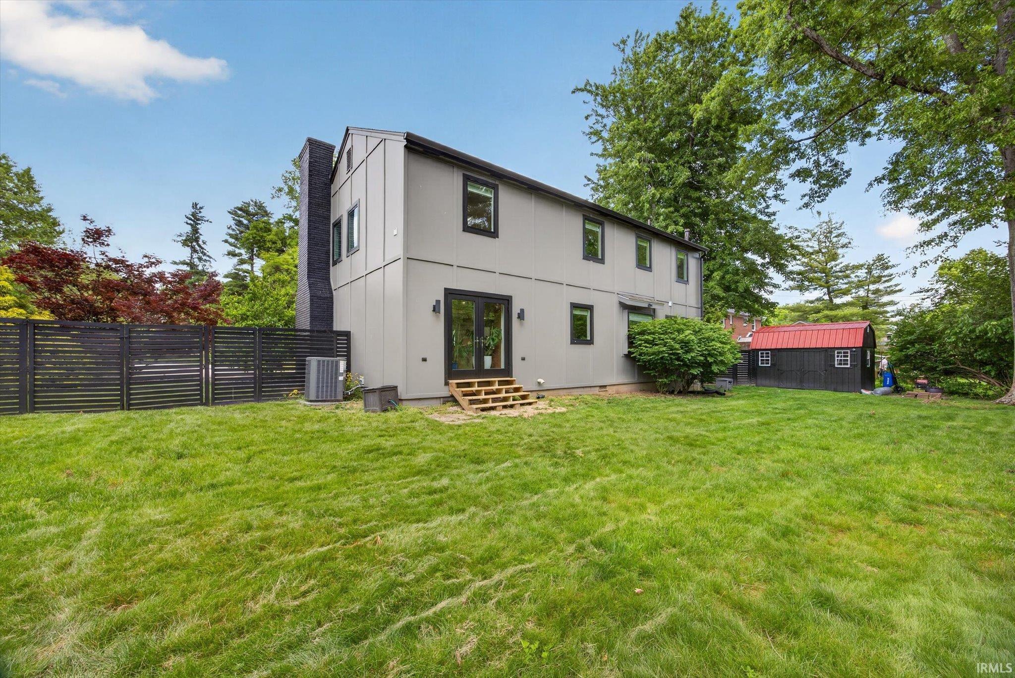 1918 E Ruby Lane