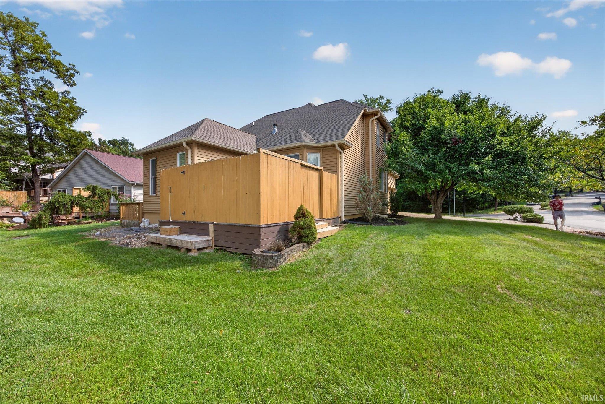 1048 E Chris Lane