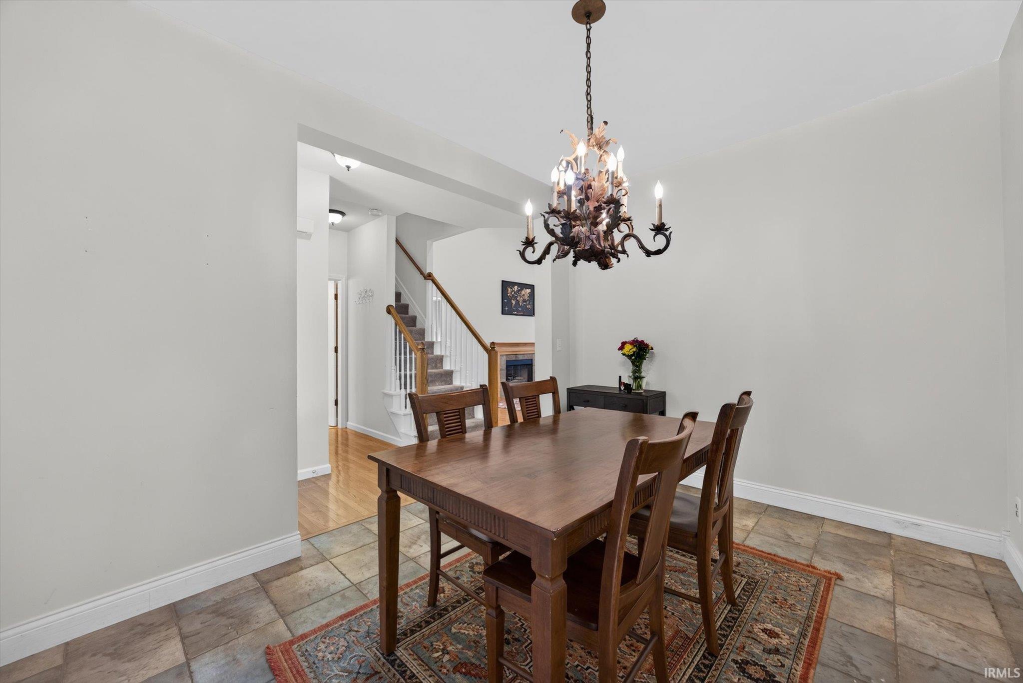 1048 E Chris Lane