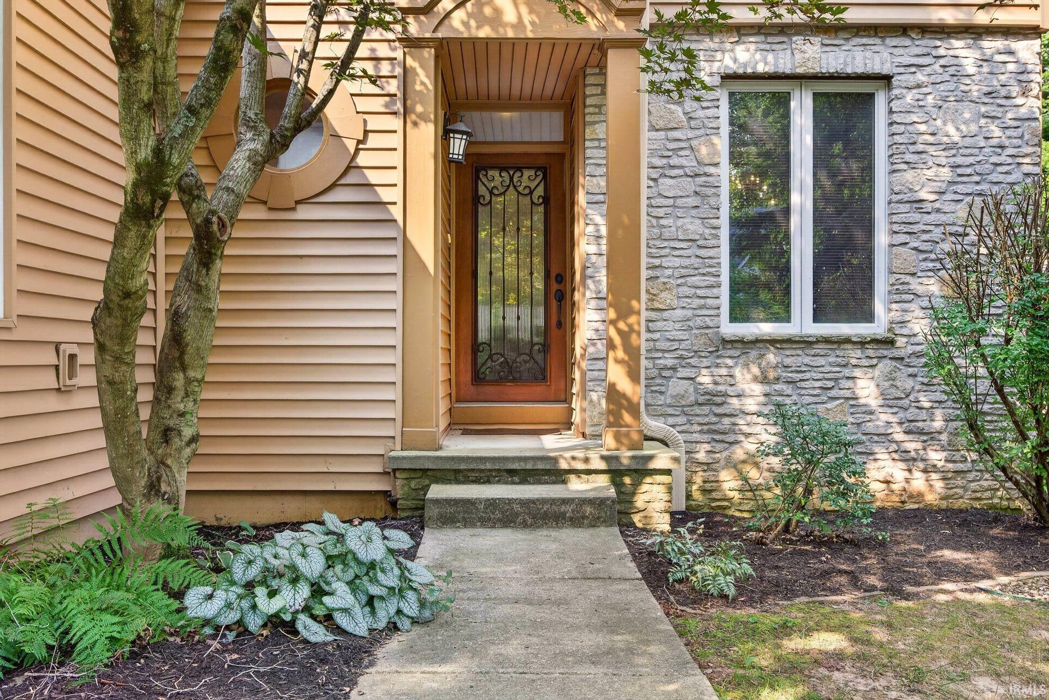 1048 E Chris Lane