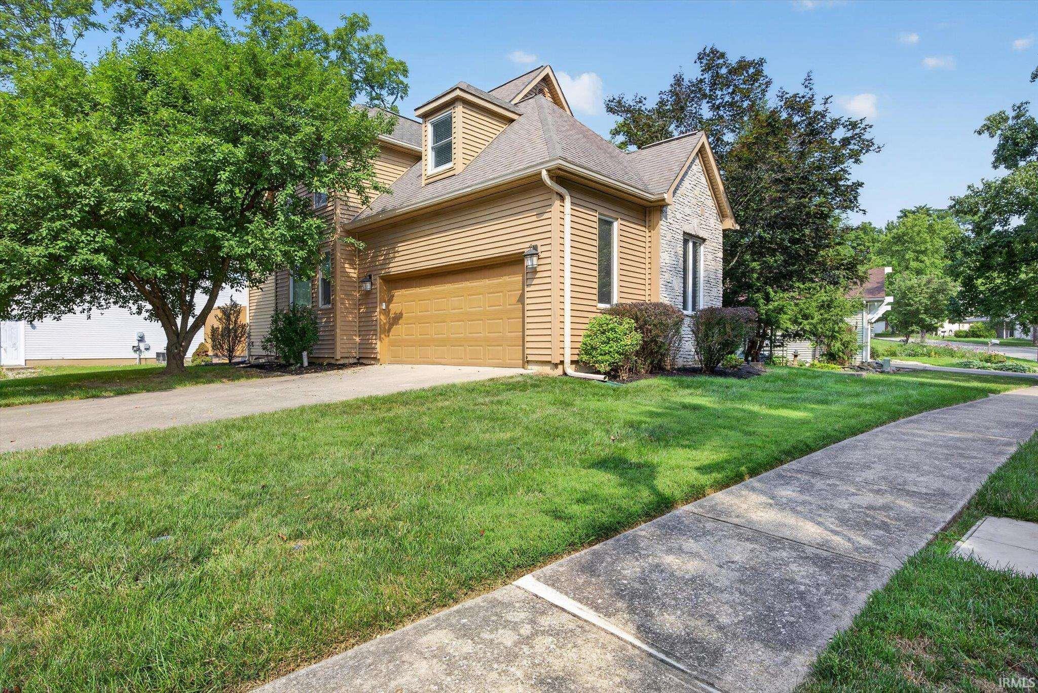 1048 E Chris Lane