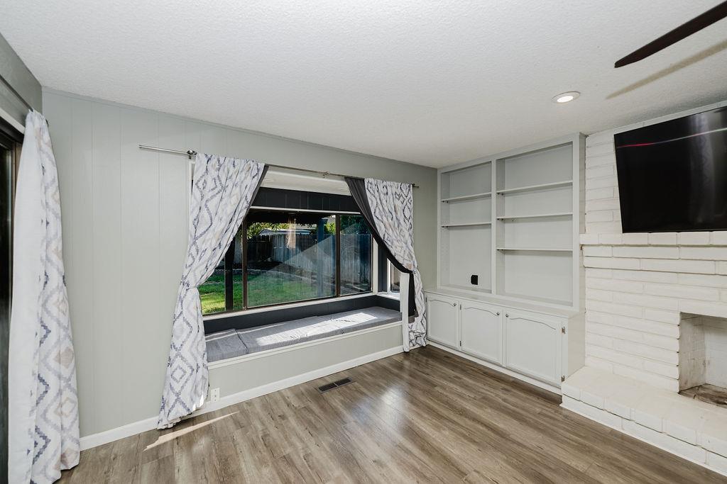1086 W Fremont Avenue