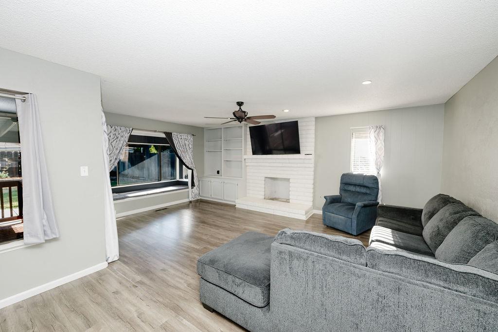 1086 W Fremont Avenue