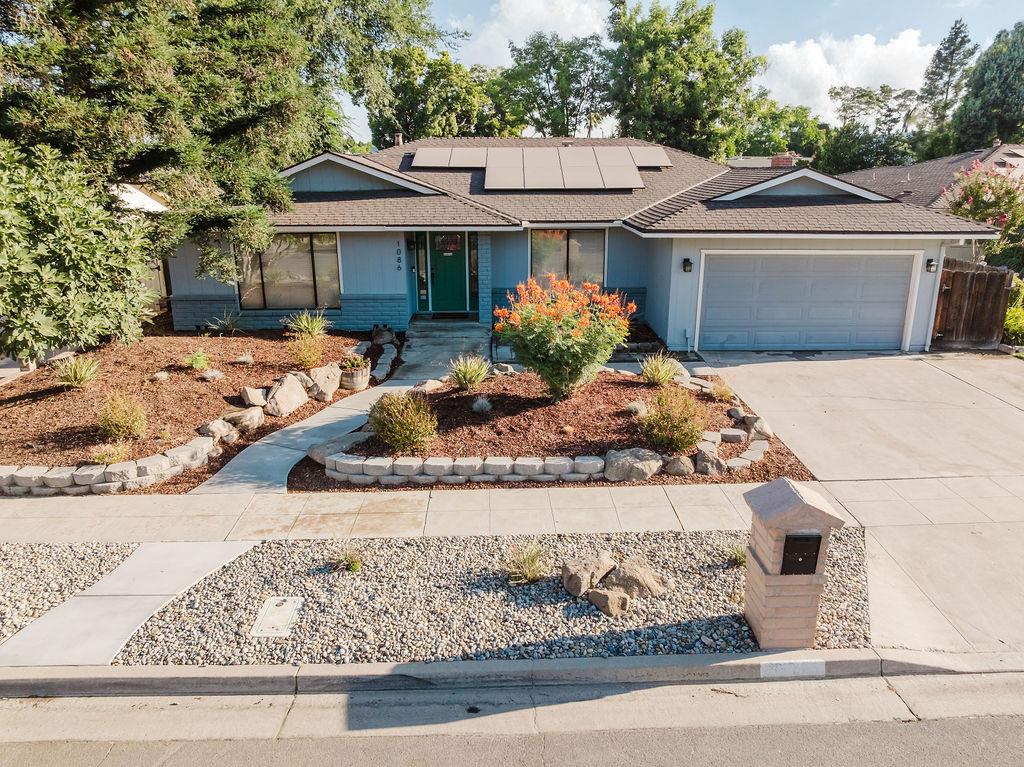 1086 W Fremont Avenue