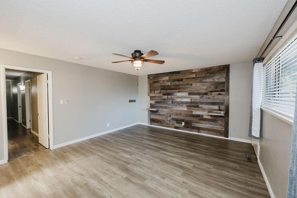 1086 W Fremont Avenue