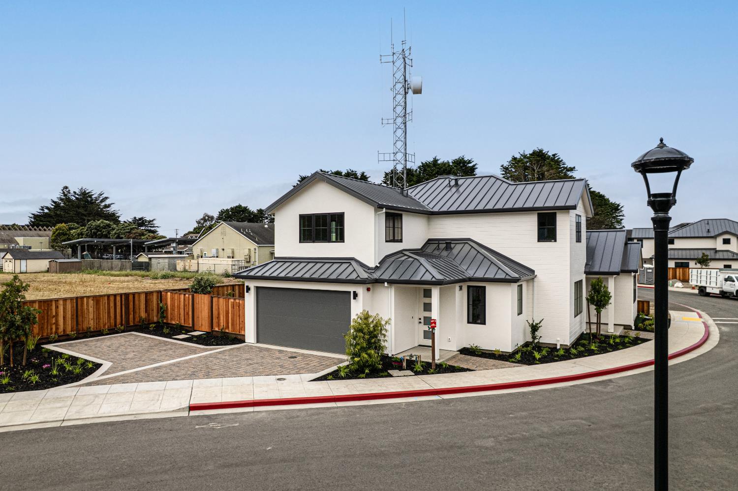568 Creekside Court