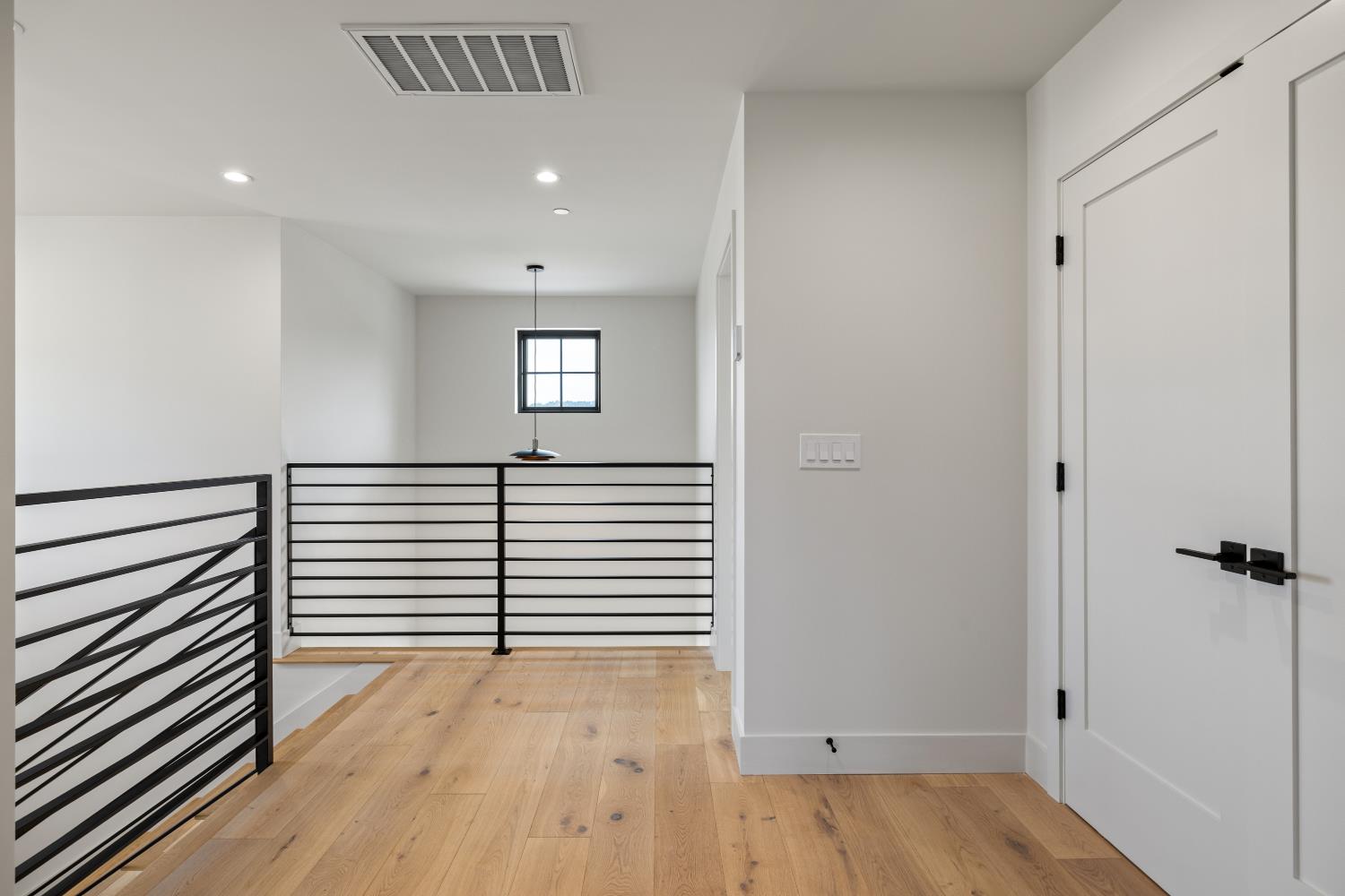 568 Creekside Court