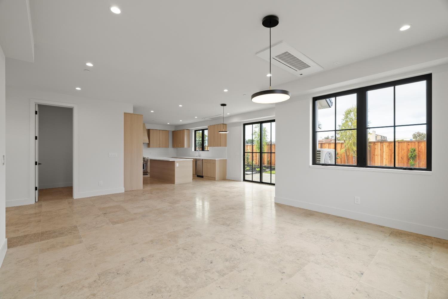 568 Creekside Court