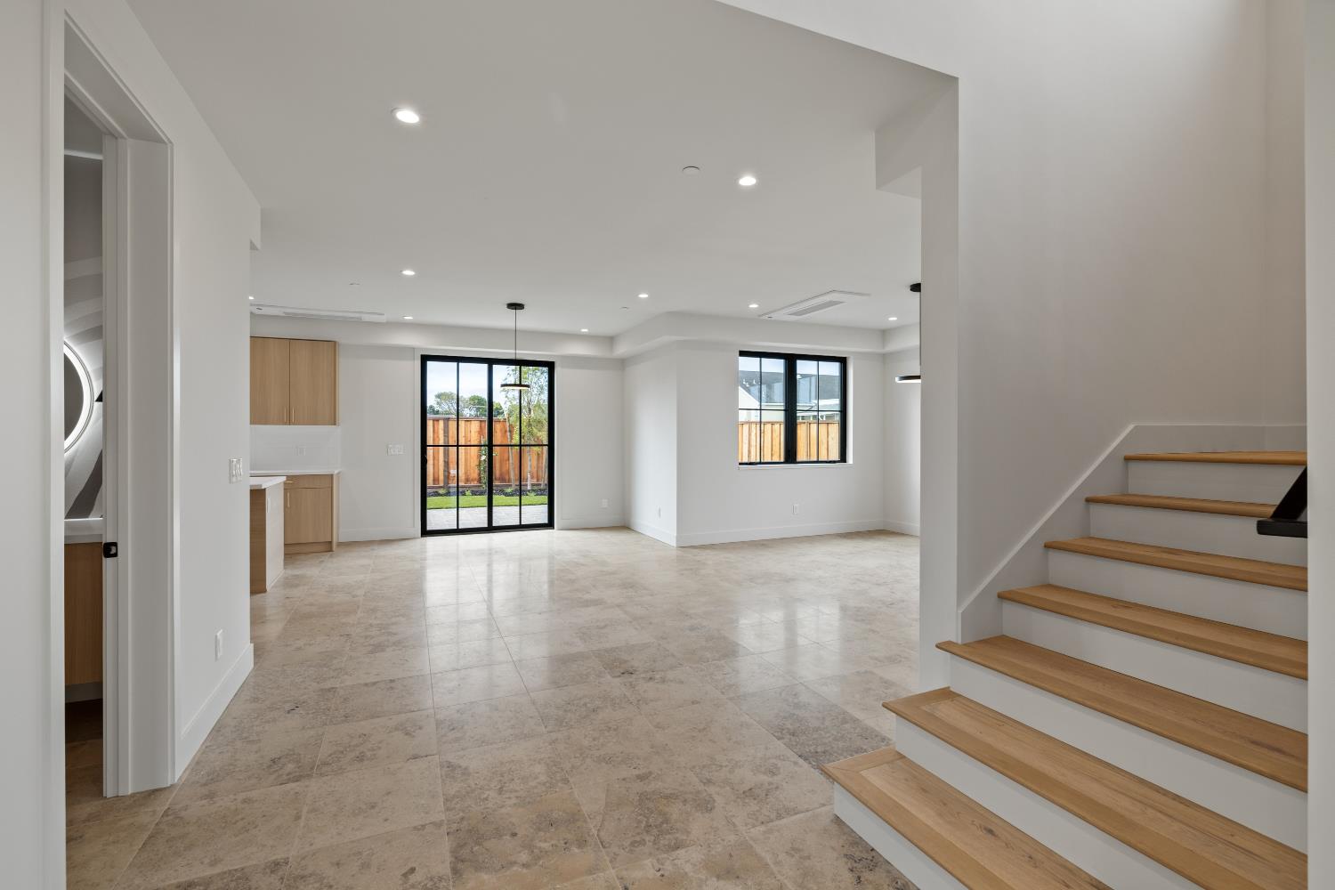 568 Creekside Court