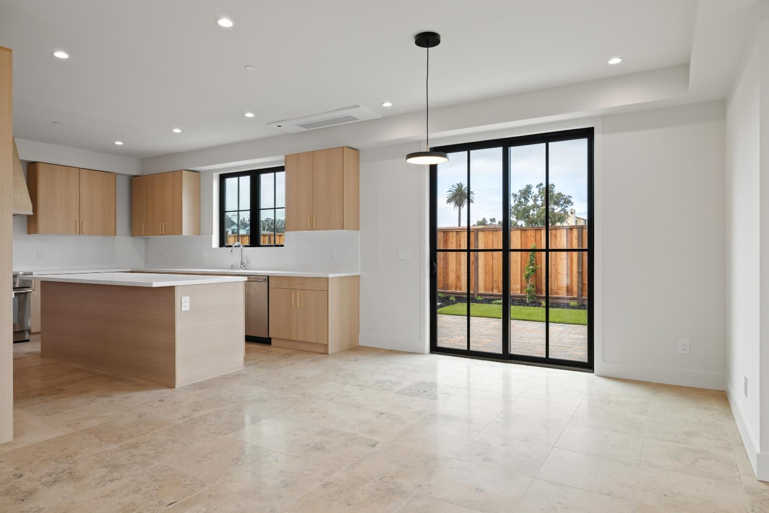 568 Creekside Court