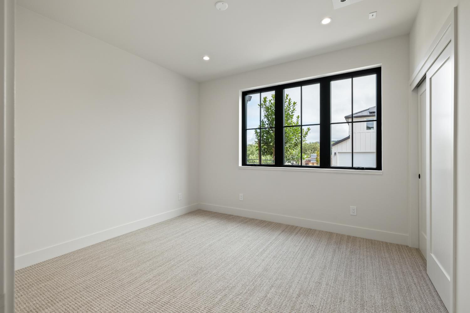 568 Creekside Court