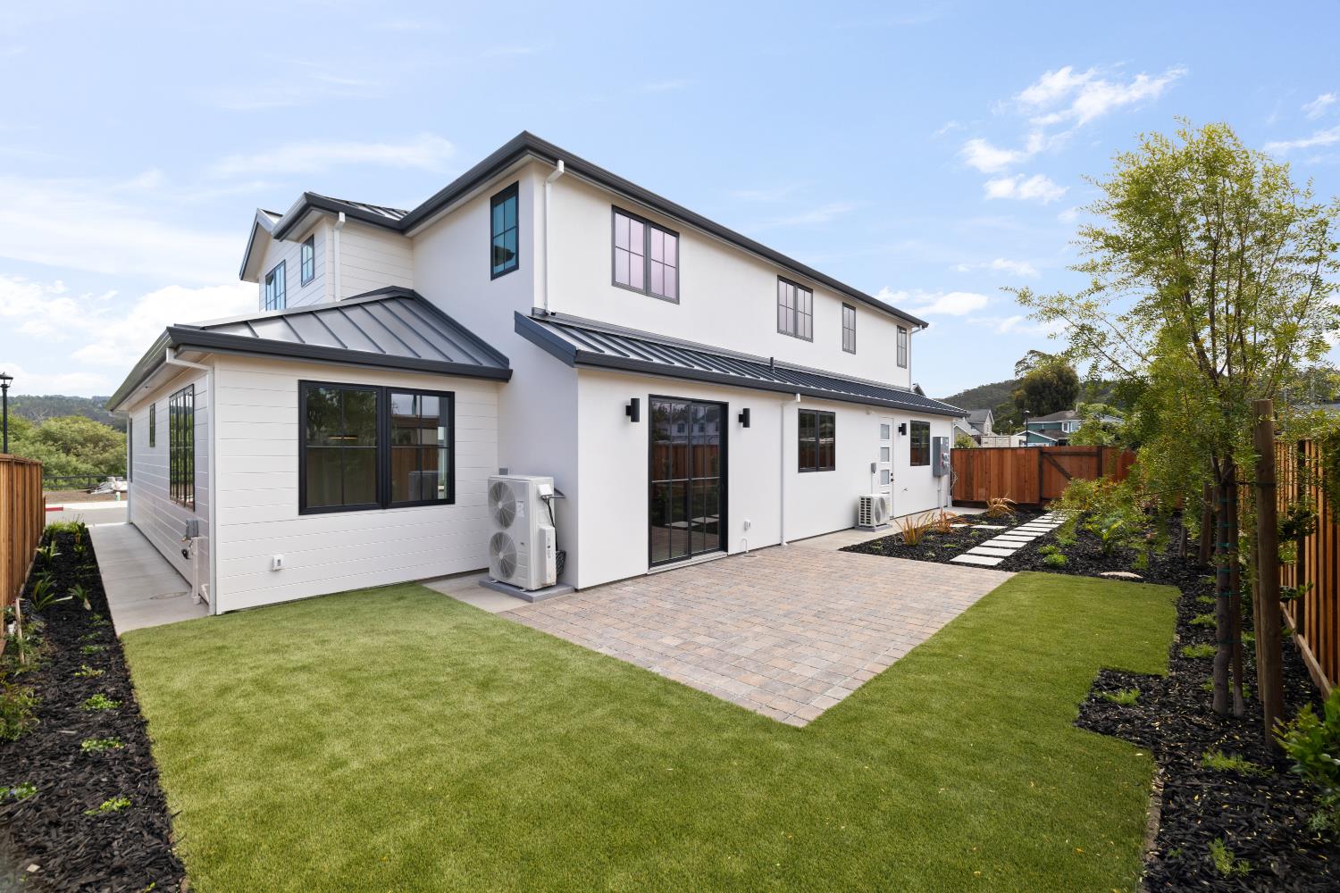 568 Creekside Court