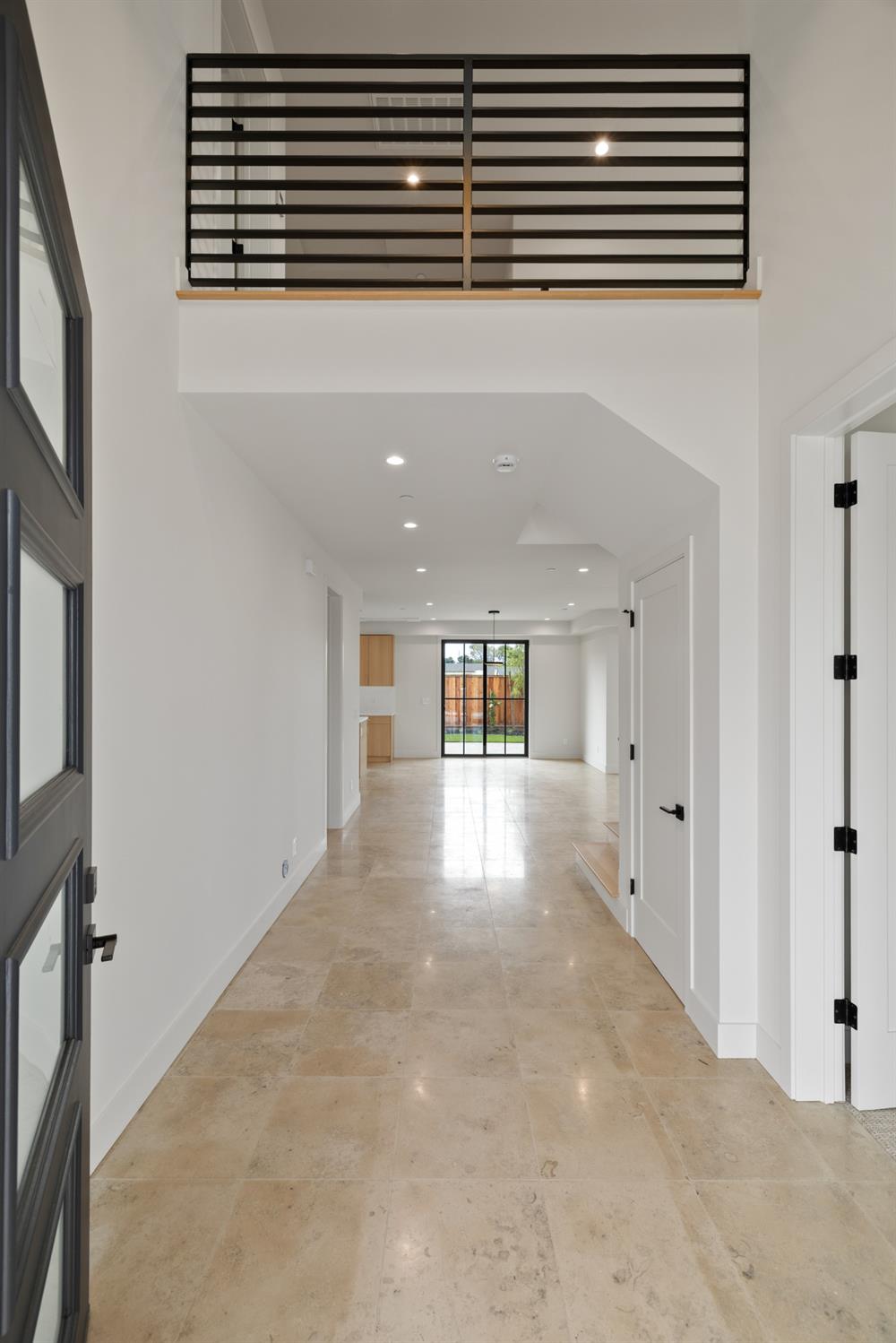 568 Creekside Court