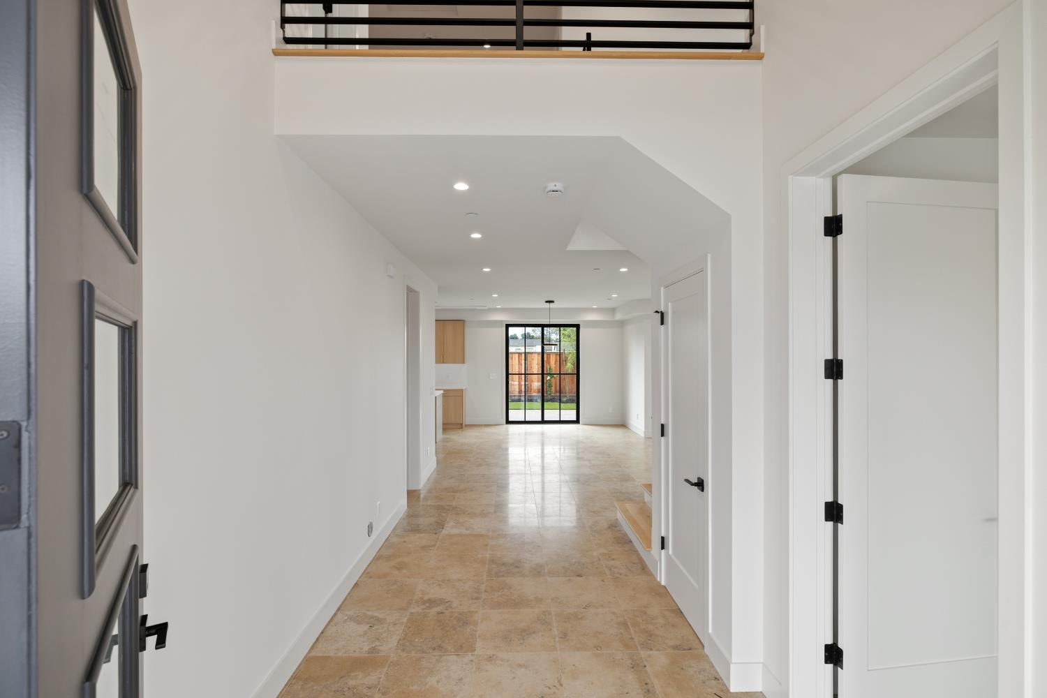 568 Creekside Court