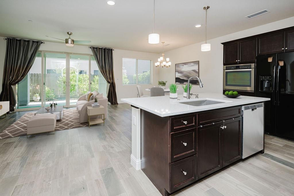 1407 E Via Azzurra Way