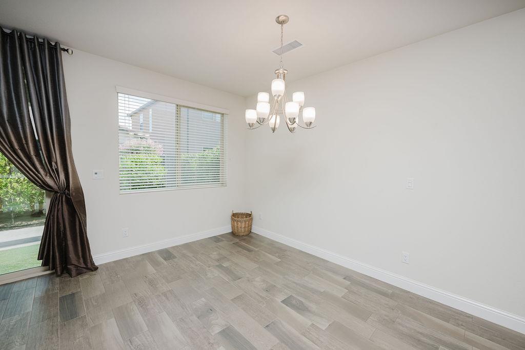 1407 E Via Azzurra Way