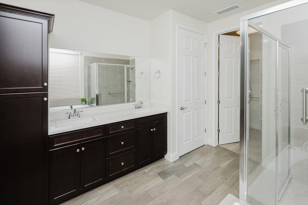 1407 E Via Azzurra Way