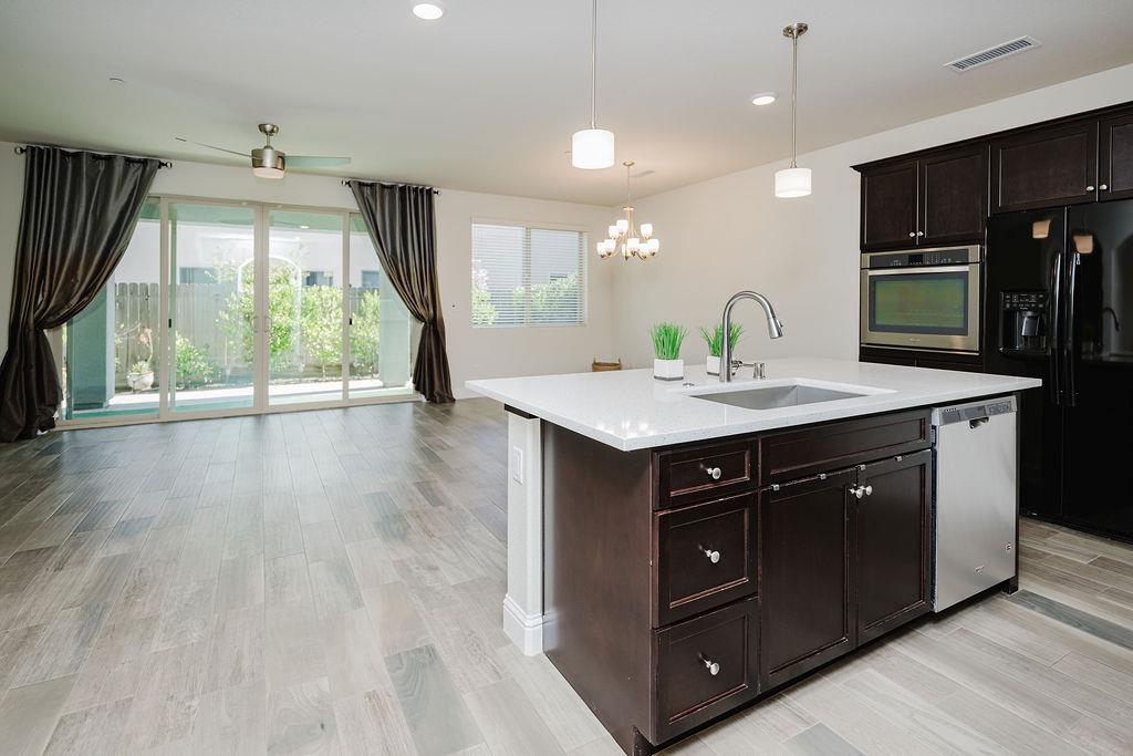 1407 E Via Azzurra Way