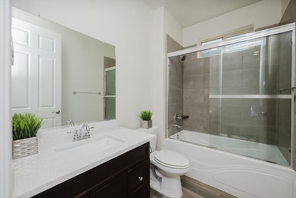 1407 E Via Azzurra Way
