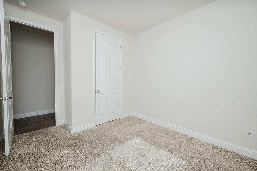 1407 E Via Azzurra Way