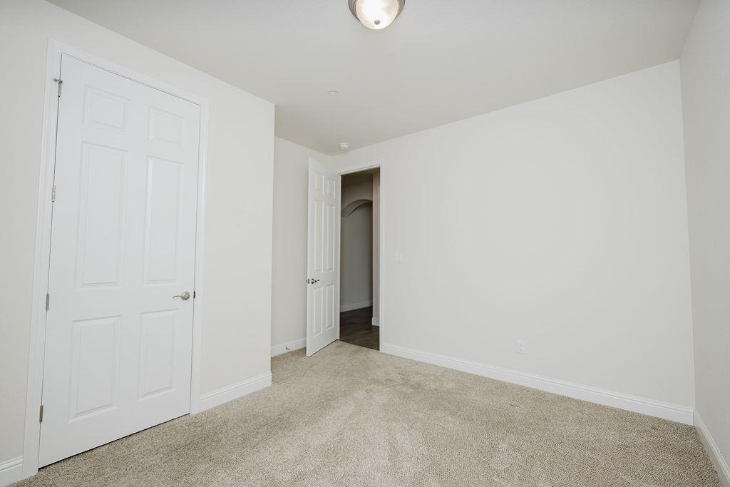 1407 E Via Azzurra Way