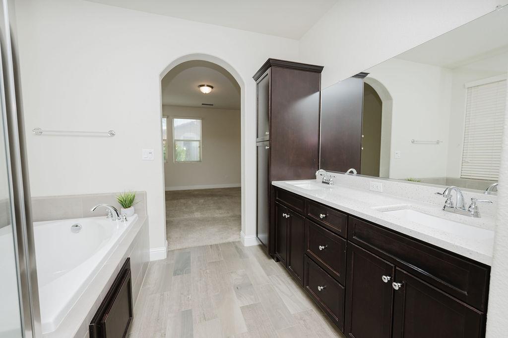 1407 E Via Azzurra Way