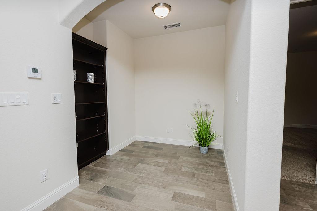 1407 E Via Azzurra Way