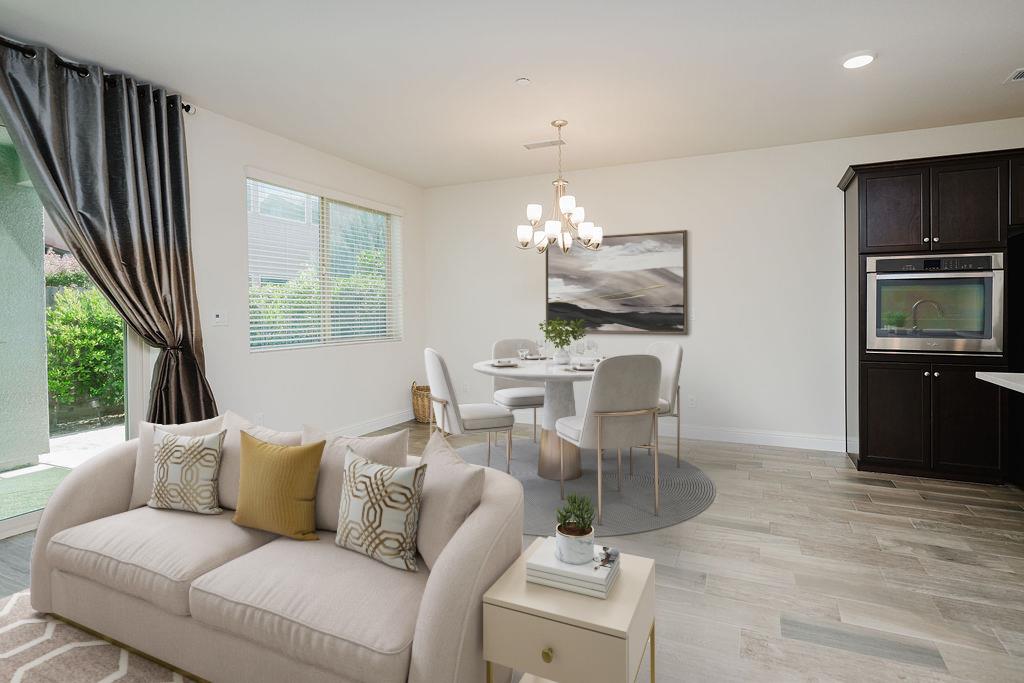 1407 E Via Azzurra Way