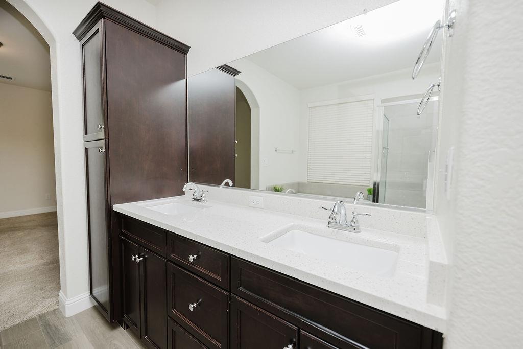 1407 E Via Azzurra Way