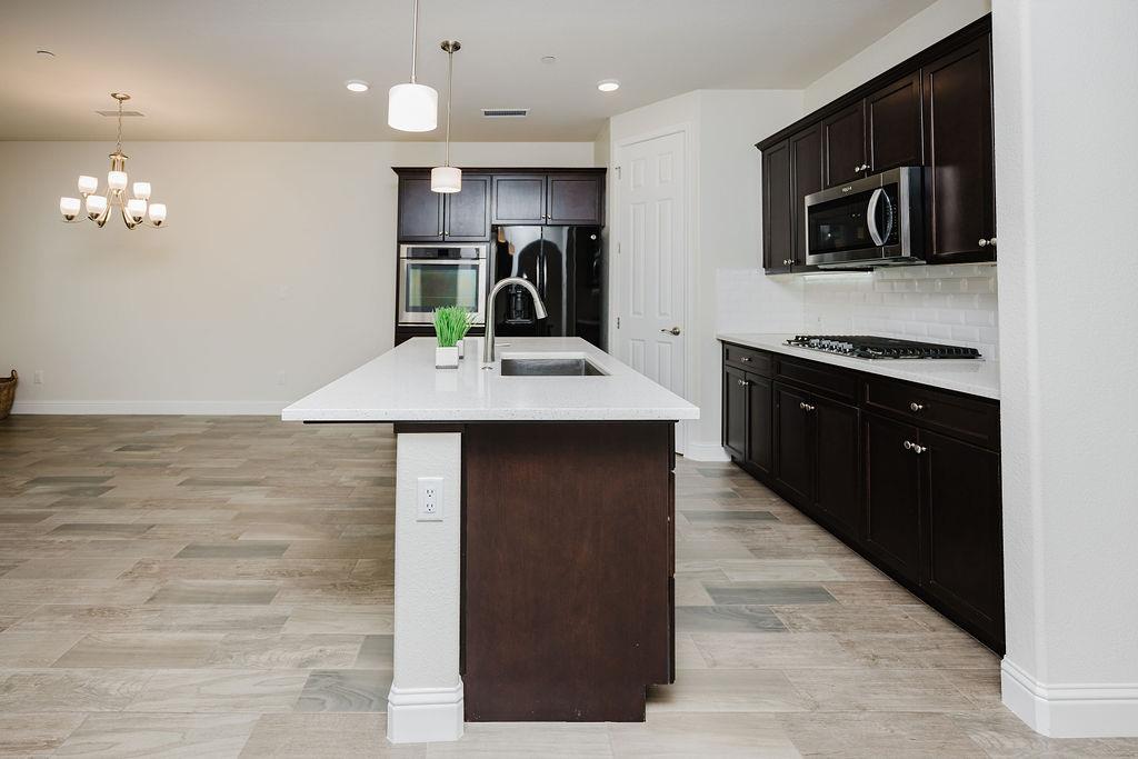 1407 E Via Azzurra Way