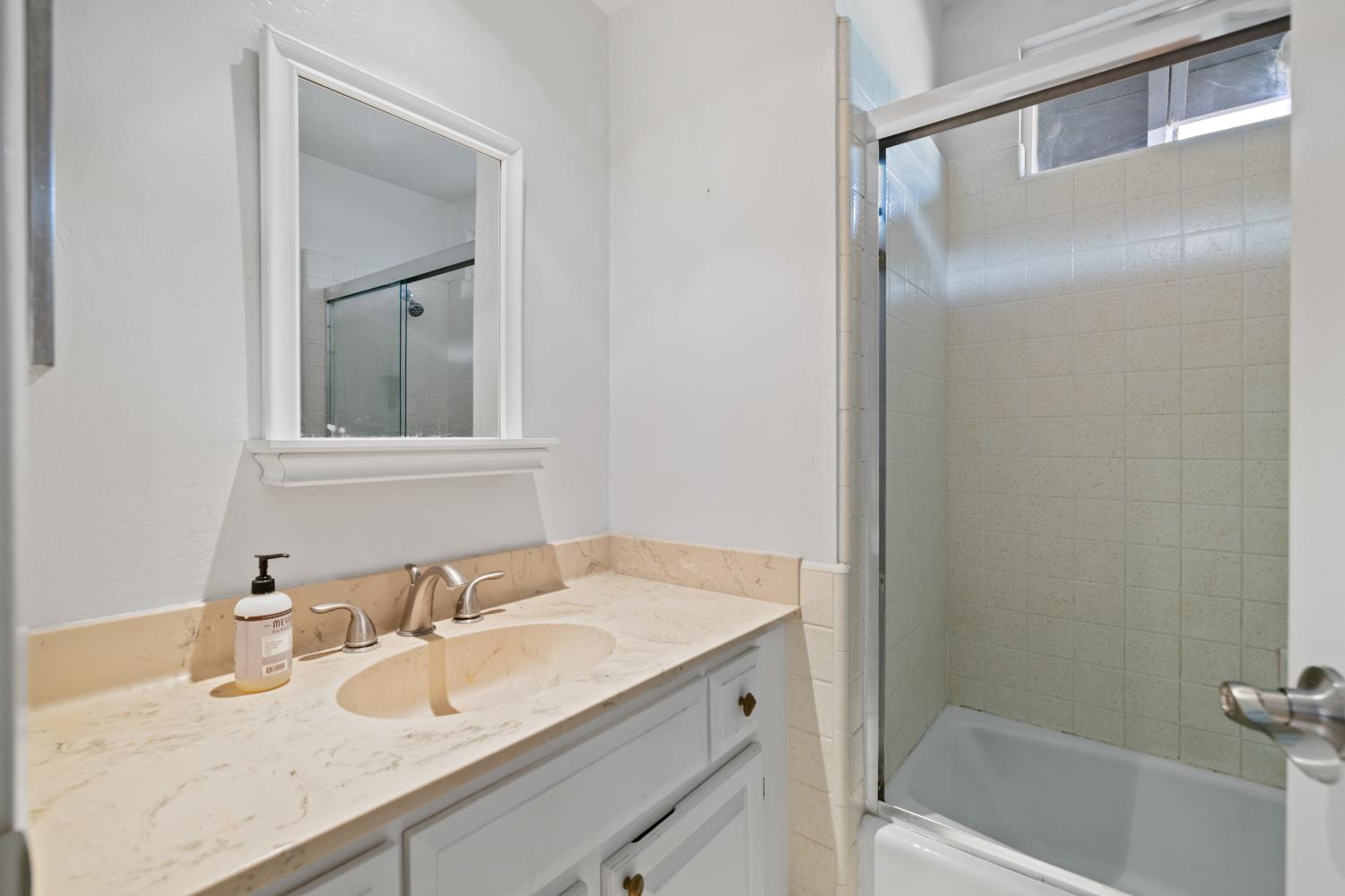 256 6th Street